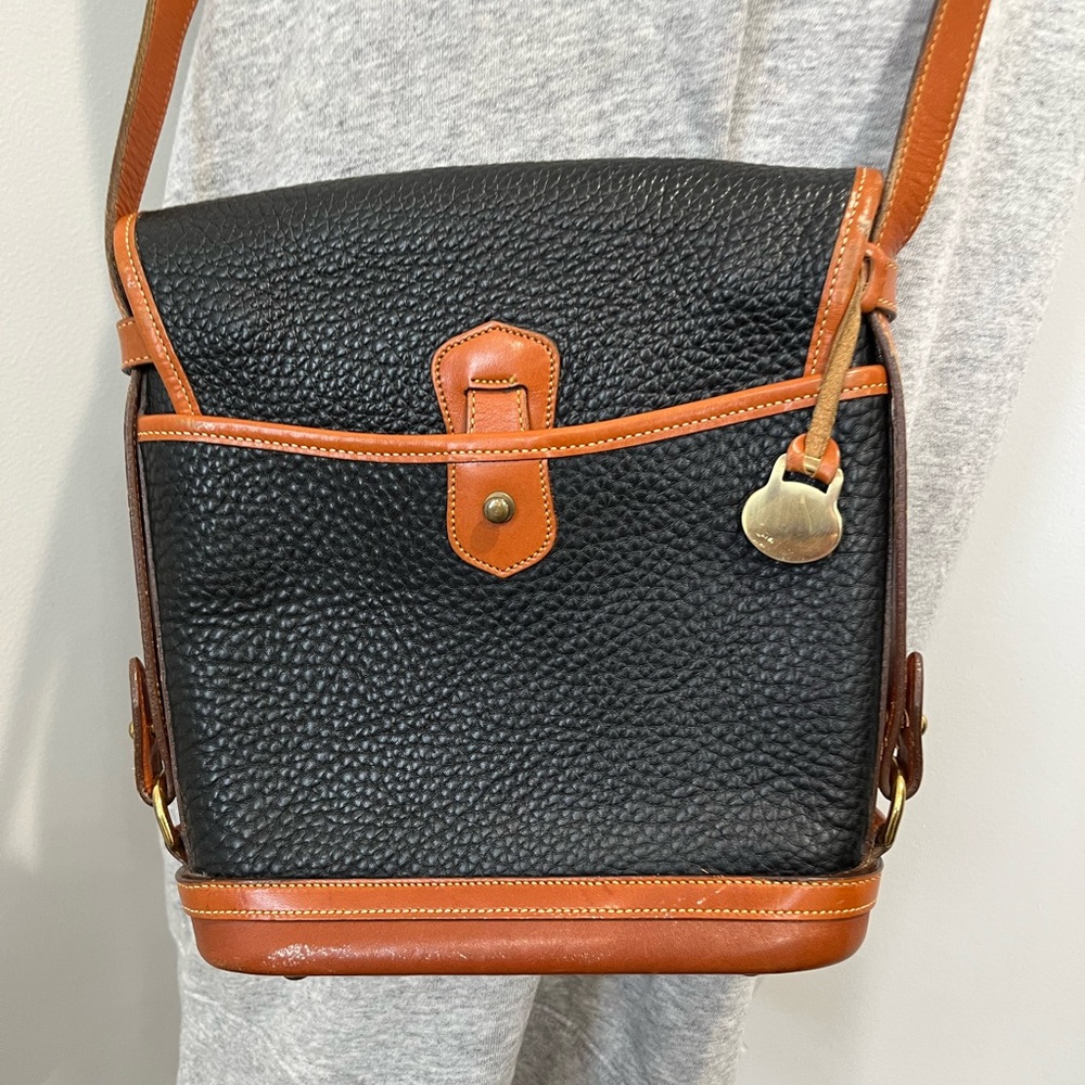 Dooney & Bourke Vintage Black Pebbled Leather Crossbody Bag with Brass Hardware - Picture 2 of 15